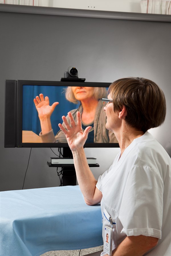 Remote hand rehabilitation HEALTHCARE AND CARE AT DISTANCE